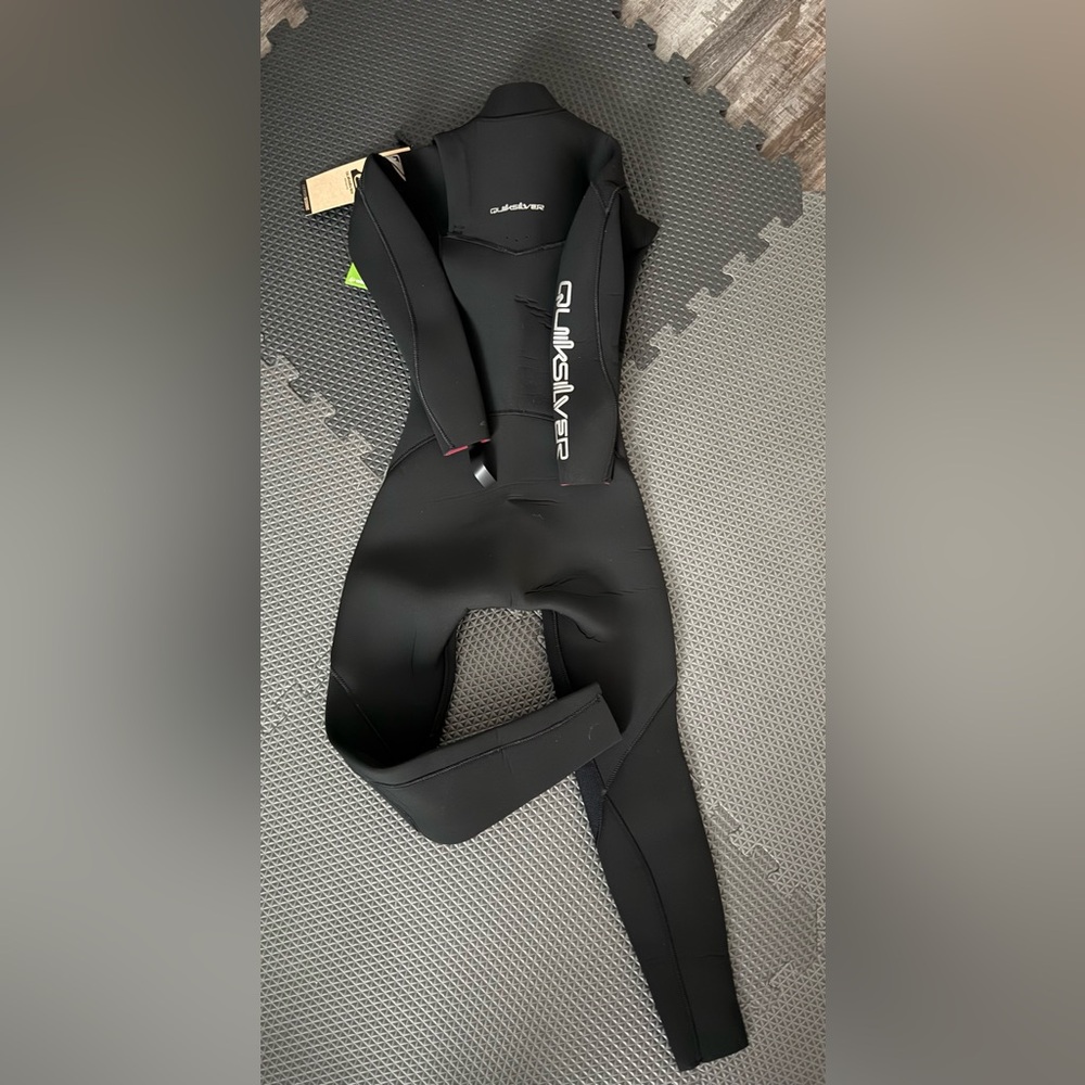 Quiksilver children’s wet suit